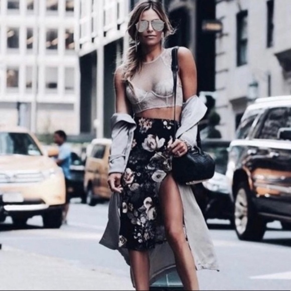 NWOT Victoria’s Secret Taupe MeshLace High NeckBra - Picture 3 of 3